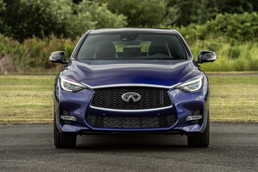  Infiniti QX30S 2.0t 2016 года  (US) (фото 17 из 20)